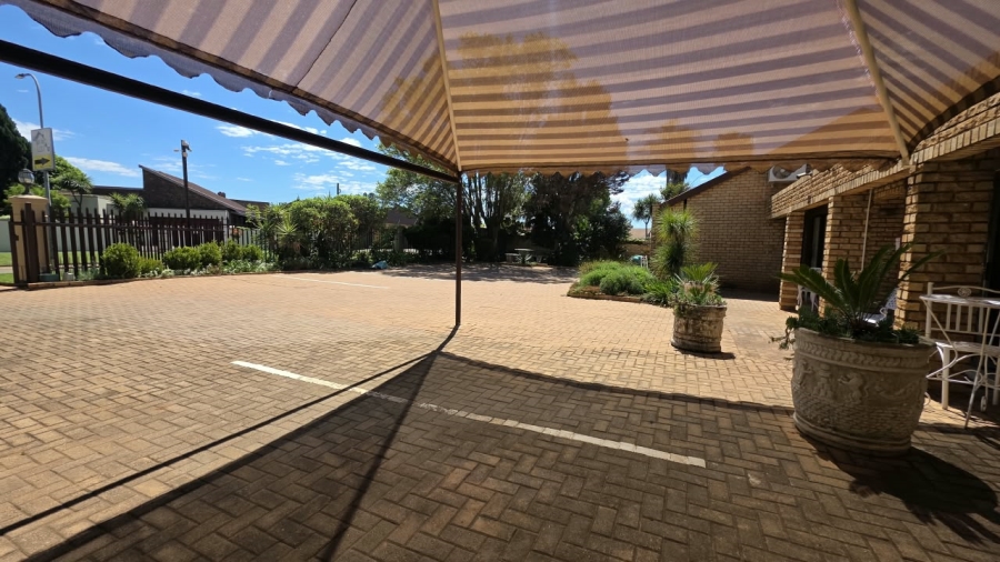 Commercial Property for Sale in Flamwood North West